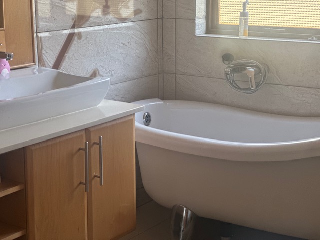 4 Bedroom Property for Sale in Lakeland North West